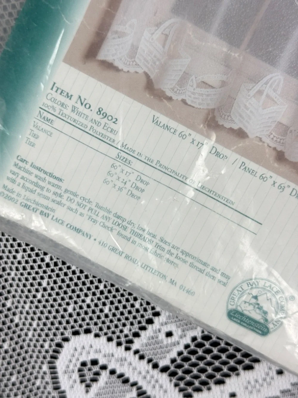 New with Tags Liechtenstein Basket Valance 60 X 17in Polyester Great Bay Lace